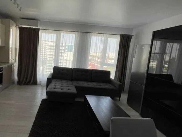 Дава се под наем Тристаен апартамент в Бургас, Изгрев - 95 кв.м за 510 € - Снимка #1