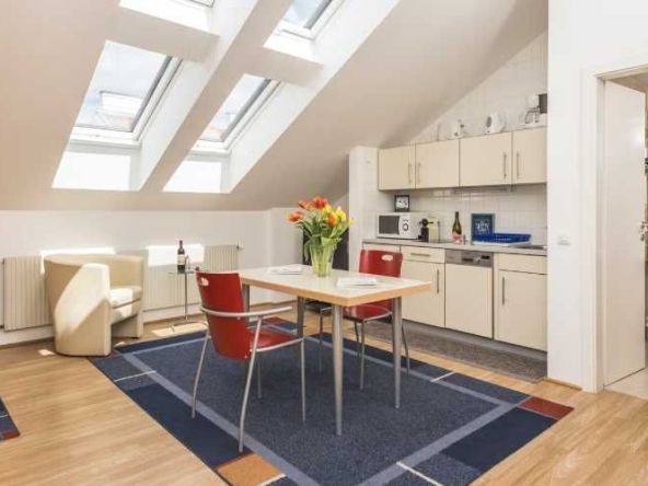 Дава се под наем Едностаен апартамент в Пловдив, Христо Смирненски - 45 кв.м за 270.3 € - Снимка #1