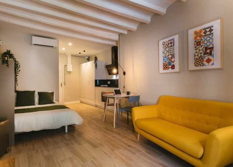 Дава се под наем Едностаен апартамент в Пловдив, Каменица 1 - 28 кв.м за 153 € - Снимка #1