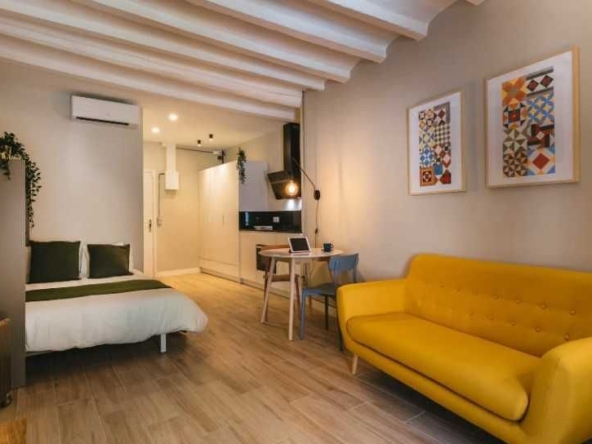 Дава се под наем Едностаен апартамент в Пловдив, Остромила - 44 кв.м за 204 € - Снимка #1