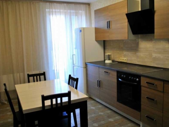 Дава се под наем Двустаен апартамент в Пловдив, Остромила - 65 кв.м за 316.2 € - Снимка #1