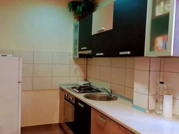 Дава се под наем Двустаен апартамент в Пловдив, Център - 42 кв.м за 173.4 € - Снимка #1