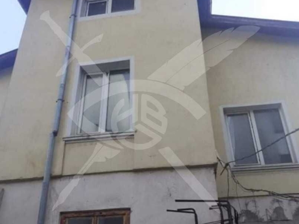 Етаж от къща в София, Център - 50 кв.м за 1163 €/кв.м - Снимка #1