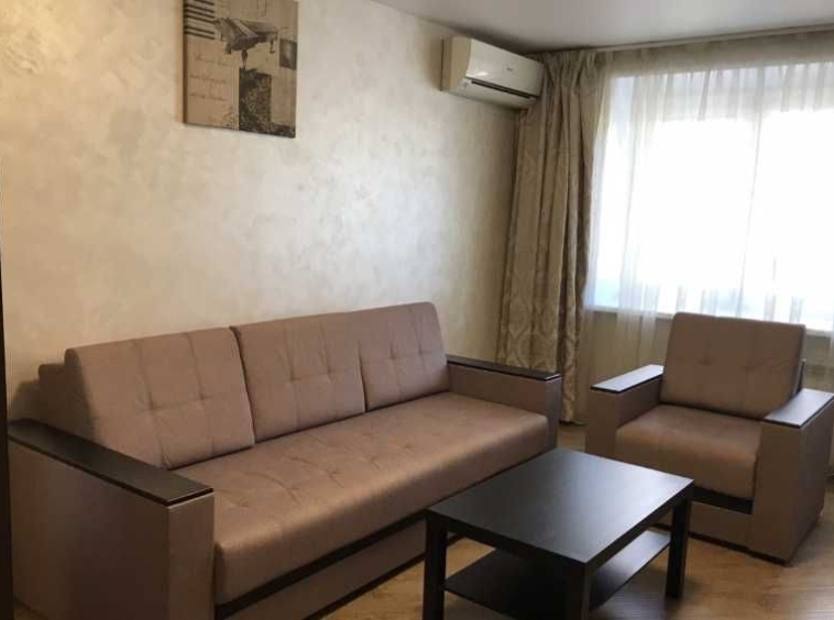 Дава се под наем  в Пловдив, Изгрев - 20 кв.м за 99.45 € - Снимка #1