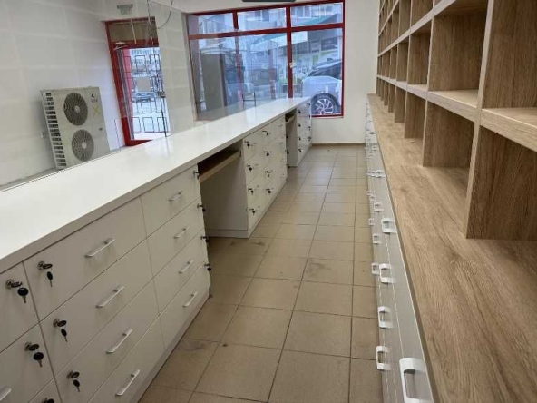 Дава се под наем Магазин в Варна, Кайсиева градина - 100 кв.м за 1224 € - Снимка #1