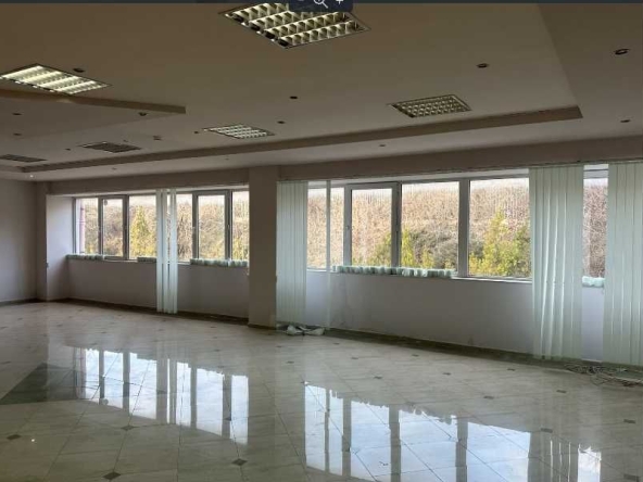 Дава се под наем Офис в Варна, Северна промишлена зона - 267 кв.м за 1632 € - Снимка #1