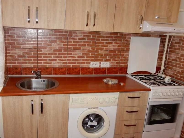 Дава се под наем Двустаен апартамент в Пловдив, Кючук Париж - 50 кв.м за 255 € - Снимка #1