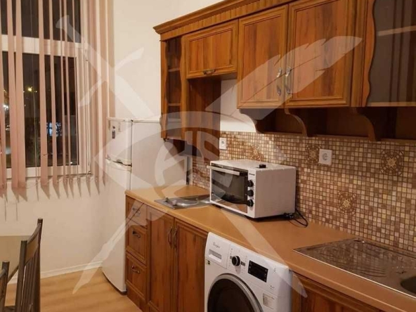 Дава се под наем Тристаен апартамент в София, Център - 100 кв.м за 648.21 € - Снимка #1