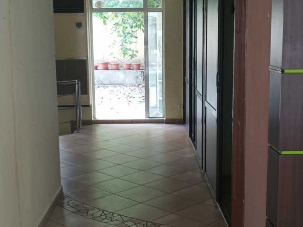 в Варна, Окръжна болница -  кв.м за 0 €/ - Снимка #1