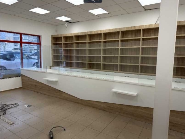 Дава се под наем Магазин в Варна, Кайсиева градина - 100 кв.м за 1224 € - Снимка #1