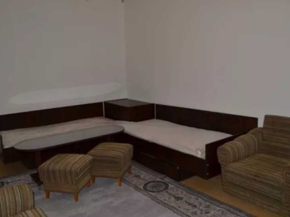 Дава се под наем Едностаен апартамент в Пловдив, Център - 45 кв.м за 255 € - Снимка #1