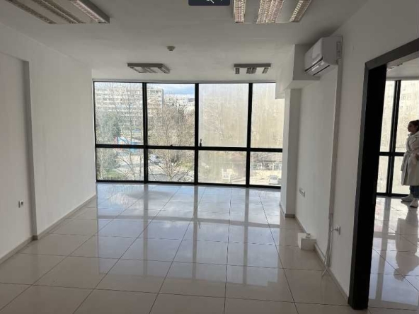 Дава се под наем Офис в Варна, Трошево - 74 кв.м за 444 € - Снимка #1