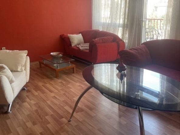 Дава се под наем Тристаен апартамент в Кюстендил, Център - 135 кв.м за 298.86 € - Снимка #1