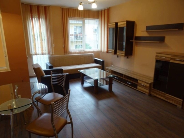 Дава се под наем Тристаен апартамент в София, Редута - 100 кв.м за 698.19 € - Снимка #1