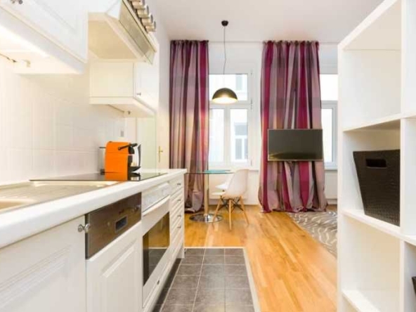 Дава се под наем Едностаен апартамент в Пловдив, Централна гара - 45 кв.м за 188.7 € - Снимка #1