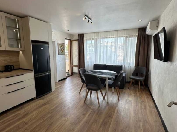 Дава се под наем Двустаен апартамент в Бургас, Възраждане - 72 кв.м за 561 € - Снимка #1