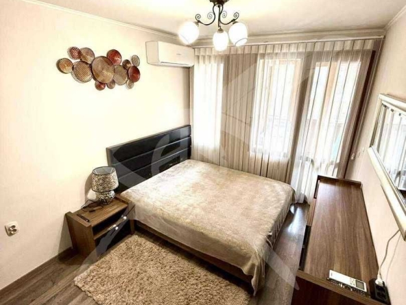 Дава се под наем Тристаен апартамент в София, Витоша - 100 кв.м за 1100 € - Снимка #1