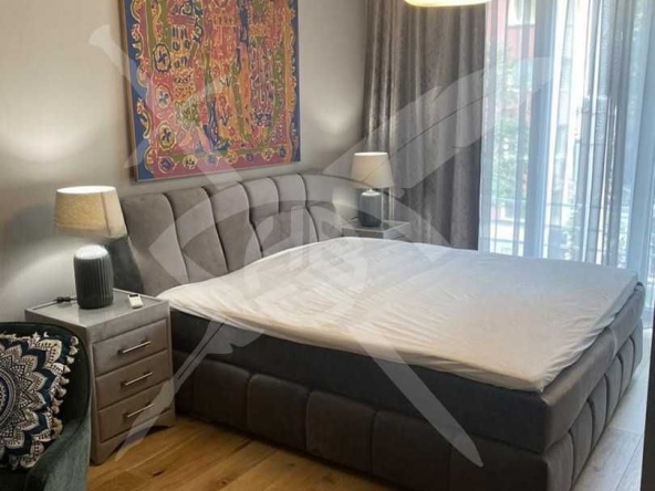 Дава се под наем Тристаен апартамент в София, Център - 100 кв.м за 1000 € - Снимка #1