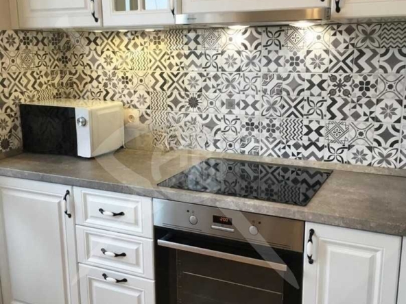 Дава се под наем Тристаен апартамент в София, Иван Вазов - 115 кв.м за 1000 € - Снимка #1