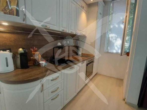 Дава се под наем Тристаен апартамент в София, Център - 68 кв.м за 797.64 € - Снимка #1