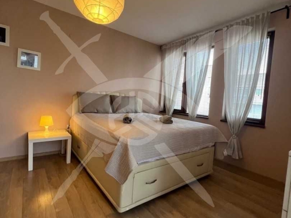 Дава се под наем Тристаен апартамент в София, Оборище - 120 кв.м за 1097.01 € - Снимка #1