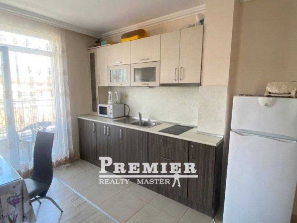 Двустаен апартамент в к.к. Слънчев бряг - 61 кв.м за 1181 €/кв.м - Снимка #1