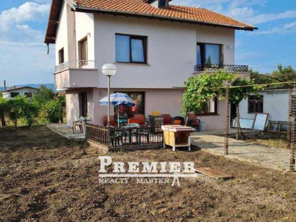 Къща в с. Тънково, Област Бургас - 180 кв.м за 1084 €/кв.м - Снимка #1