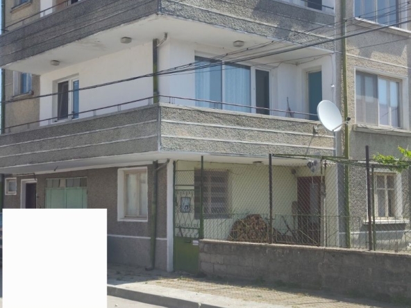 Къща в Нови пазар - 480 кв.м за 372 €/кв.м - Снимка #1