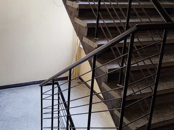 Тристаен апартамент в София, Студентски град - 164000 кв.м за 2 €/кв.м - Снимка #1