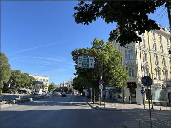 Дава се под наем Магазин в Варна, Център - 42 кв.м за 765 € - Снимка #1