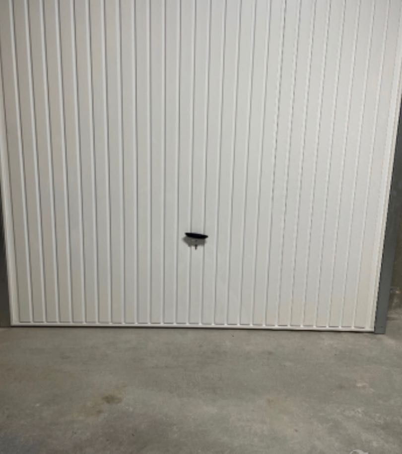 Дава се под наем Гараж / Паркомясто в София, Лозенец - 20 кв.м за 150.45 € - Снимка #1