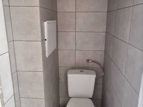 Дава се под наем Едностаен апартамент в Плевен, 9-ти квартал - 55 кв.м за 357 € - Снимка #1