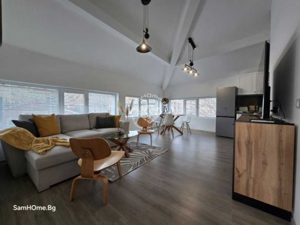 Дава се под наем Тристаен апартамент в Варна, Гръцка махала - 85 кв.м за 1100 € - Снимка #1