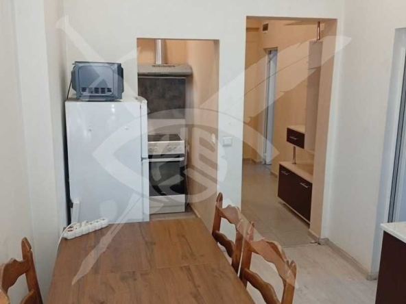 Дава се под наем Тристаен апартамент в София, Център - 75 кв.м за 698.19 € - Снимка #1
