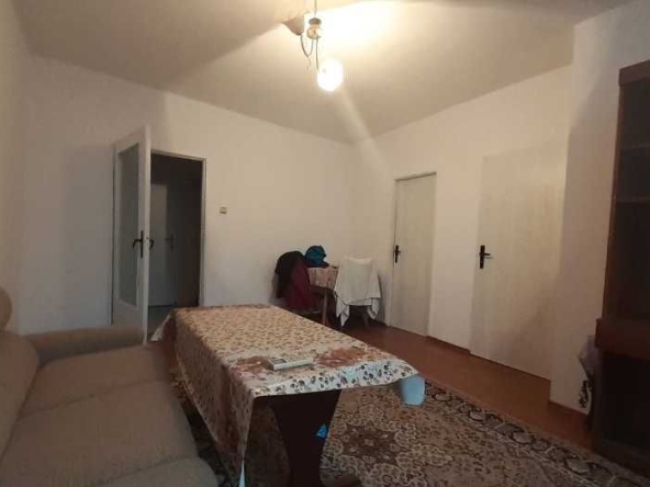 Дава се под наем Двустаен апартамент в Бургас, Възраждане - 45 кв.м за 102 € - Снимка #1