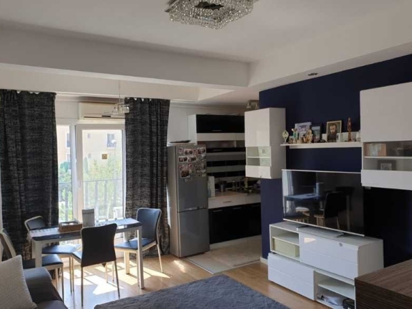 Дава се под наем Тристаен апартамент в Пловдив, Младежки Хълм - 90 кв.м за 346.8 € - Снимка #1