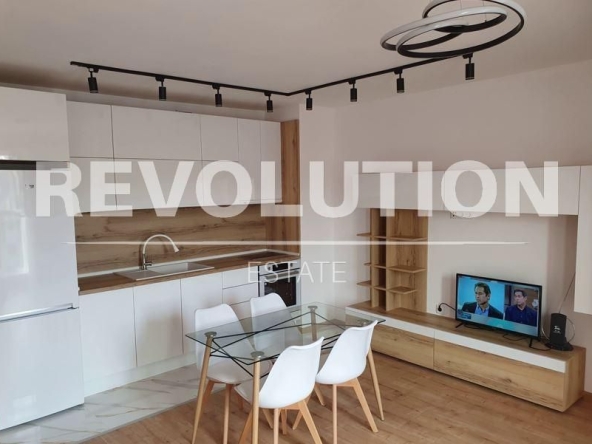 Дава се под наем Двустаен апартамент в Варна, Победа - 70 кв.м за 648.21 € - Снимка #1