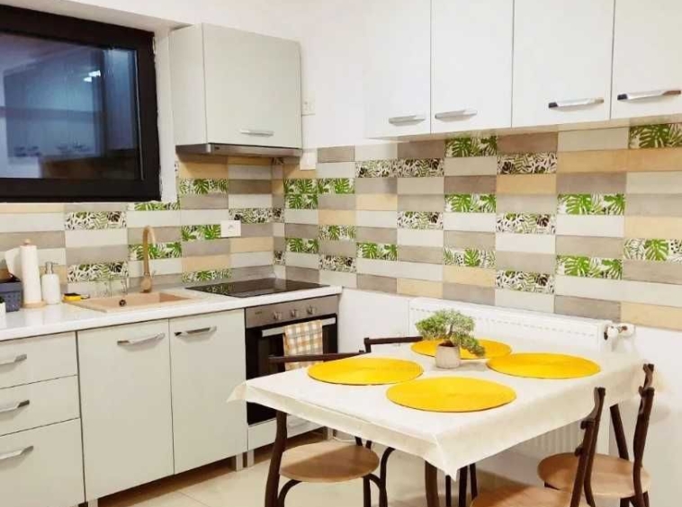 Дава се под наем Едностаен апартамент в Пловдив, Тракия - 42 кв.м за 102 € - Снимка #1