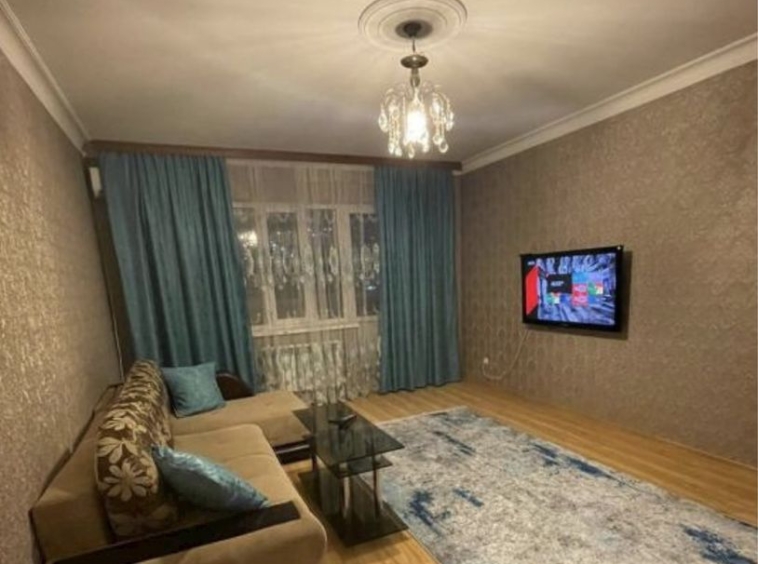 Дава се под наем Двустаен апартамент в с. Липник, Област Разград - 70 кв.м за 153 € - Снимка #1