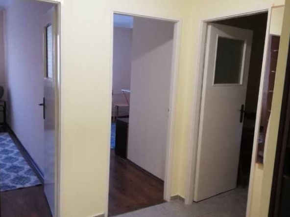 Дава се под наем Двустаен апартамент в Бургас, Изгрев - 60 кв.м за 153 € - Снимка #1