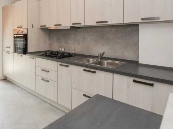 Дава се под наем Тристаен апартамент в Пловдив, Сточна гара - 60 кв.м за 336.6 € - Снимка #1