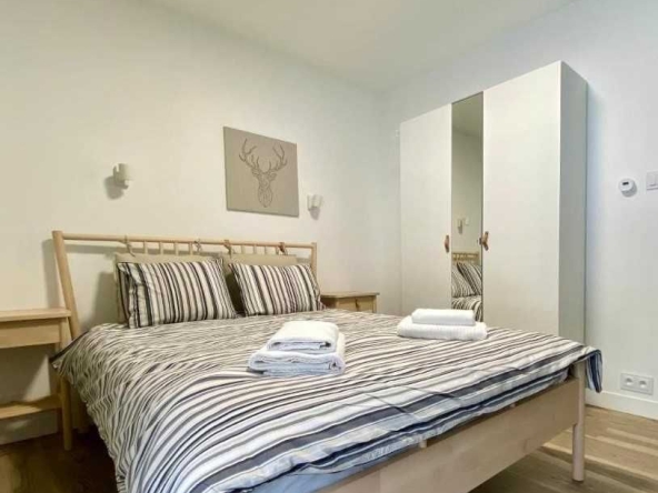 Дава се под наем Тристаен апартамент в Бургас, Меден рудник - зона Б - 110 кв.м за 290.7 € - Снимка #1