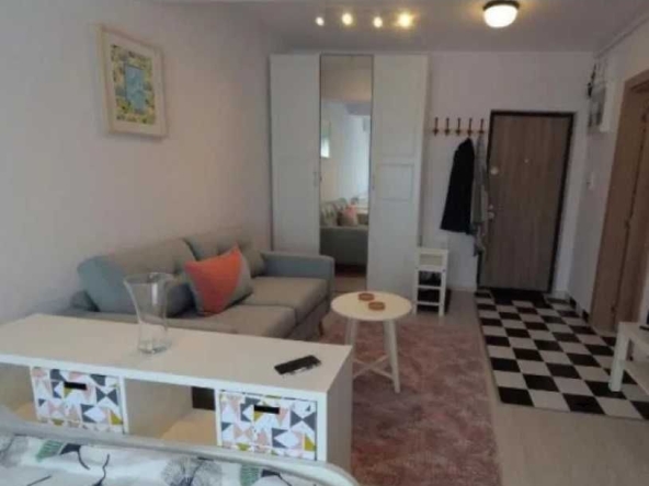 Дава се под наем Едностаен апартамент в Пловдив, Център - 26 кв.м за 137.7 € - Снимка #1