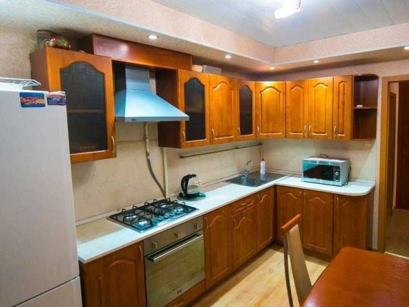 Дава се под наем Едностаен апартамент в Пловдив, Център - 39 кв.м за 153 € - Снимка #1