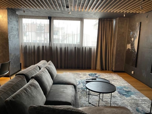 Тристаен апартамент в Пловдив, Кършияка - 130 кв.м за 1924 €/кв.м - Снимка #1