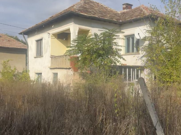 Къща в с. Градежница, Област Ловеч - 74 кв.м за 104 €/кв.м - Снимка #1