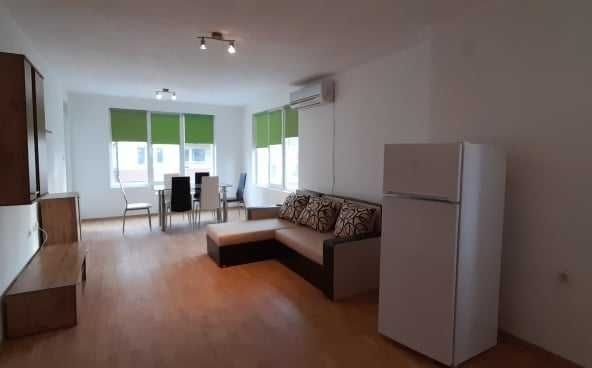 Дава се под наем Двустаен апартамент в Бургас, Славейков - 60 кв.м за 204 € - Снимка #1