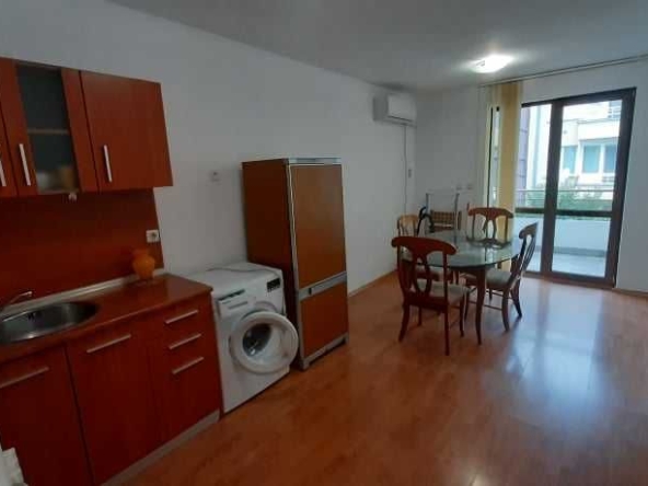 Дава се под наем Двустаен апартамент в Бургас, Център - 70 кв.м за 114.75 € - Снимка #1