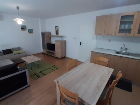 Дава се под наем Двустаен апартамент в Бургас, Изгрев - 90 кв.м за 510 € - Снимка #1