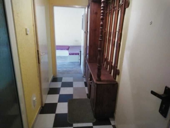 Дава се под наем Двустаен апартамент в Бургас, Зорница - 65 кв.м за 175 € - Снимка #1